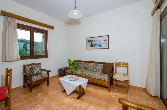 Family Villa, 4 Yatak Odası, Kişiye Özel Havuzlu (Dimosthenis)