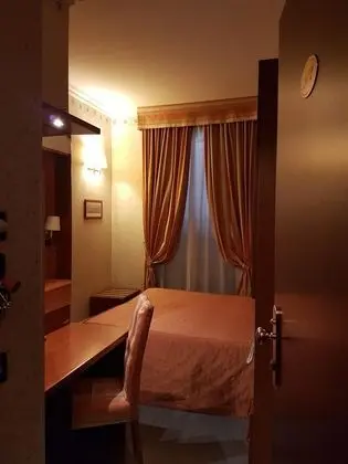 Tek Büyük veya İki Ayrı Yataklı Oda