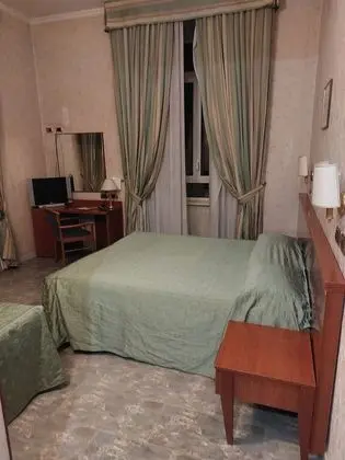 Üç Kişilik Oda