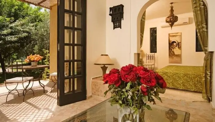 Dinari Suite