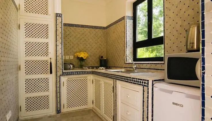 Dinari Suite