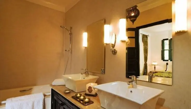 Dinari Suite