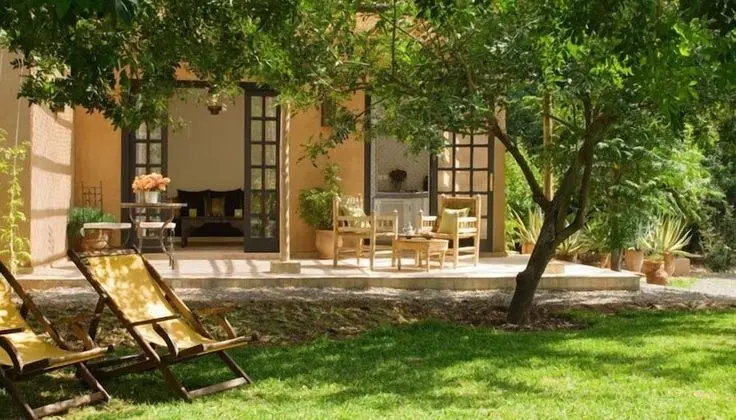 Dinari Suite