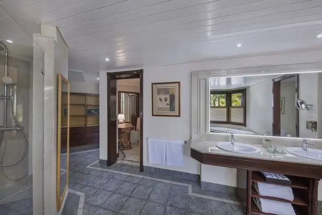 Senior Suite (Honeymooners only)
