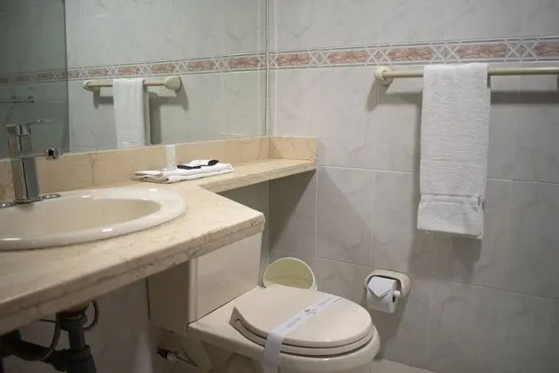 Üç Kişilik Oda