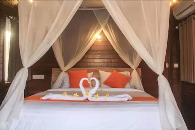 Bungalow with Breakfast