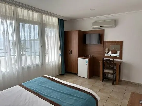 Luxury Tek Büyük Yataklı Oda, 1 Çift Kişilik Yatak, Balkon/Veranda, Deniz Manzaralı