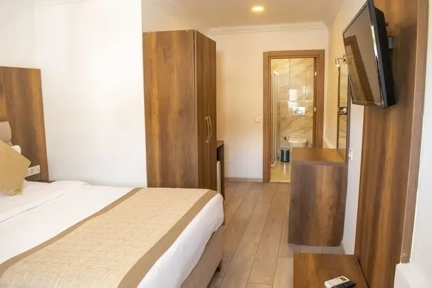 Superior Tek Büyük Yataklı Oda, 1 Çift Kişilik Yatak, Balkon/Veranda, Kısmi Deniz Manzaralı