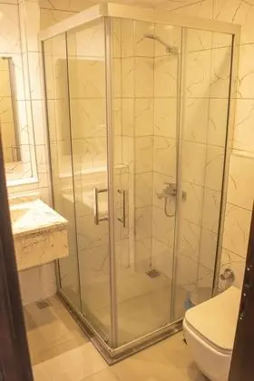 Superior Tek Büyük Yataklı Oda, 1 Çift Kişilik Yatak, Balkon/Veranda, Kısmi Deniz Manzaralı