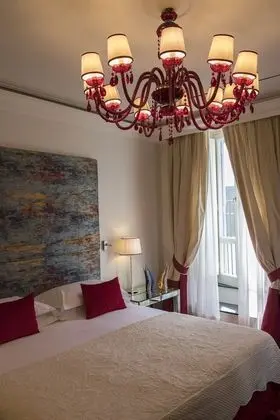 Deluxe Tek Büyük Yataklı Oda