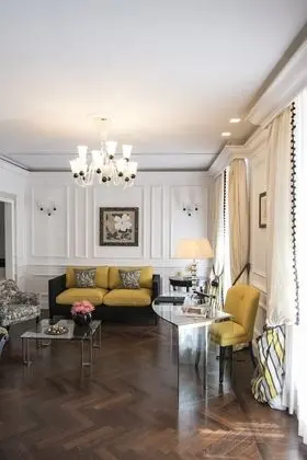 Executive Suite (Suite Temptation)