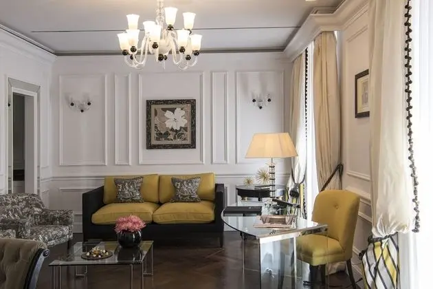 Executive Suite (Suite Temptation)