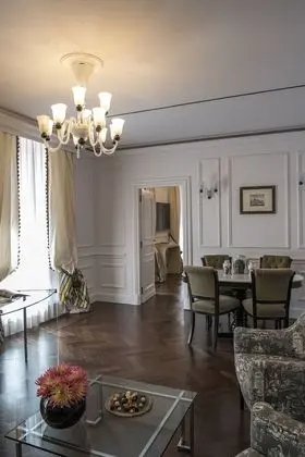 Executive Suite (Suite Temptation)