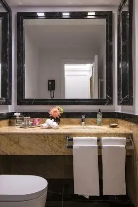 Executive Suite (Suite Temptation)