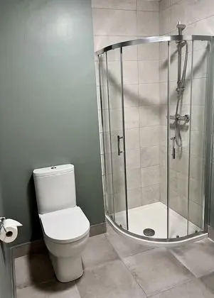 Üç Kişilik Oda