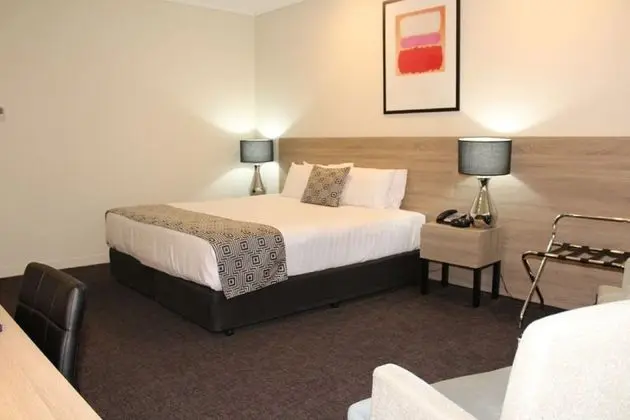 Hot Deal Room
