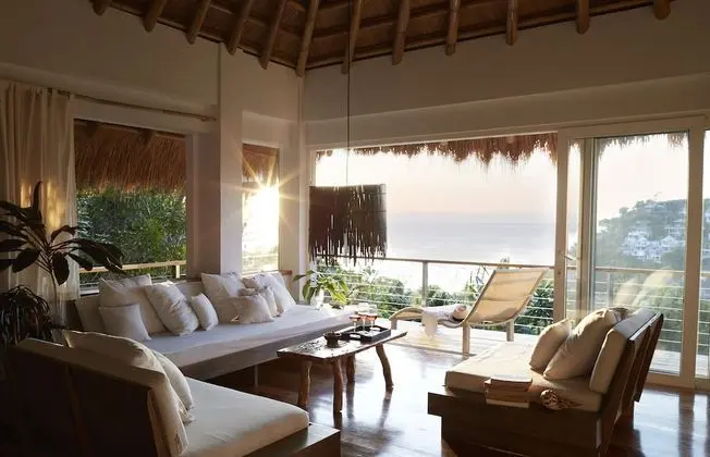 Villa (Sea)