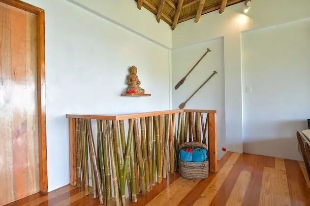 Villa (Sea)