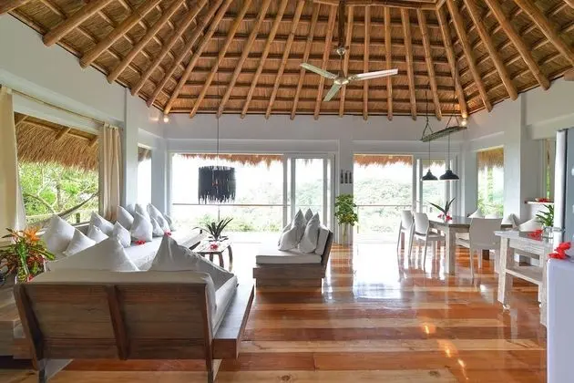 Villa (Sea)