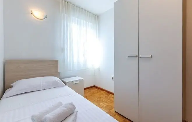 Apart Daire (Dino - spacious near city centre - A1)