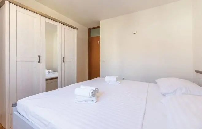 Apart Daire (Dino - spacious near city centre - A1)