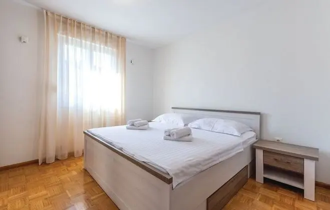 Apart Daire (Dino - spacious near city centre - A1)