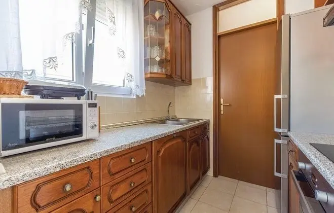 Apart Daire (Dino - spacious near city centre - A1)