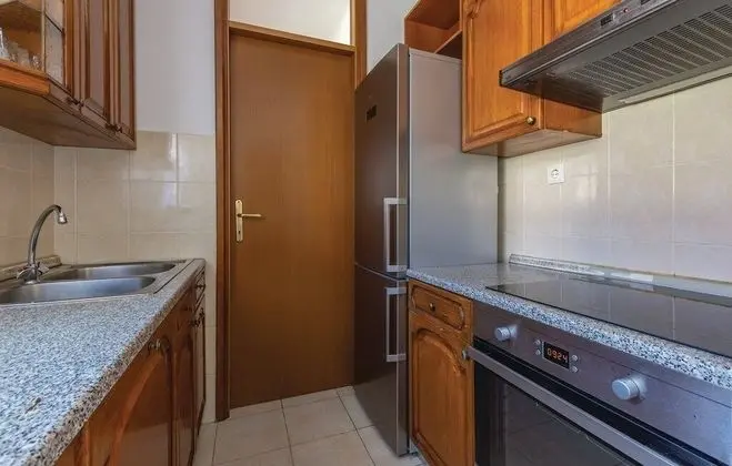 Apart Daire (Dino - spacious near city centre - A1)