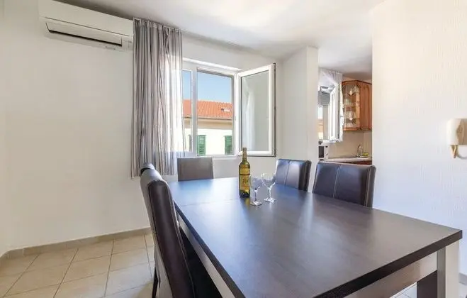 Apart Daire (Dino - spacious near city centre - A1)