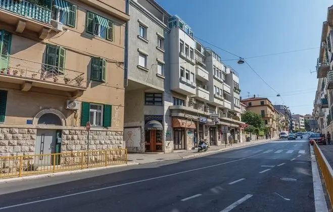 Apart Daire (Dino - spacious near city centre - A1)