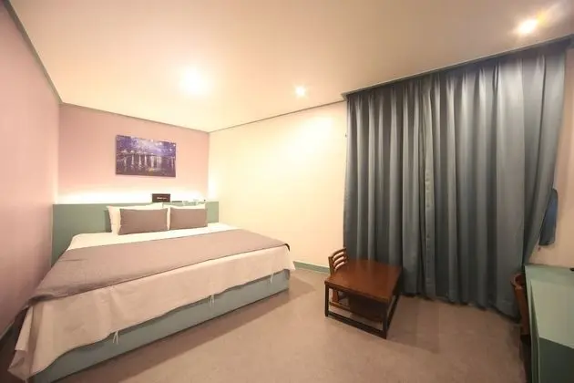 Business Tek Büyük Yataklı Oda