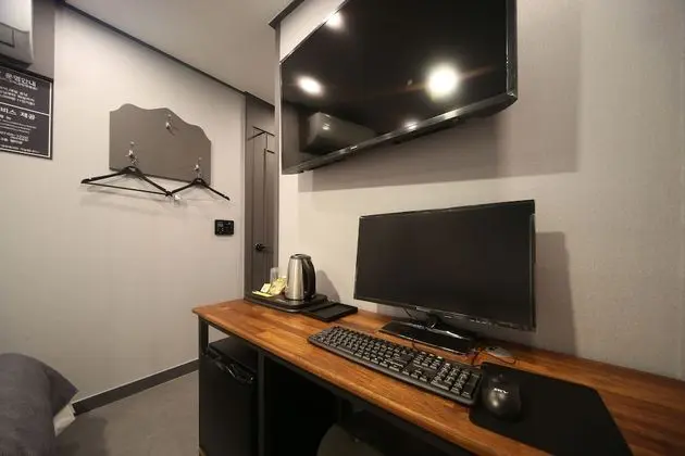 Business Tek Büyük Yataklı Oda