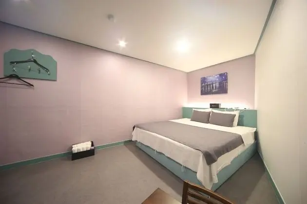 Business Tek Büyük Yataklı Oda