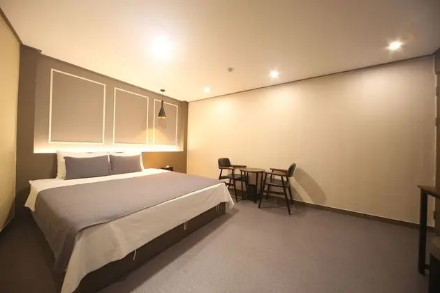 Standard Tek Büyük Yataklı Oda