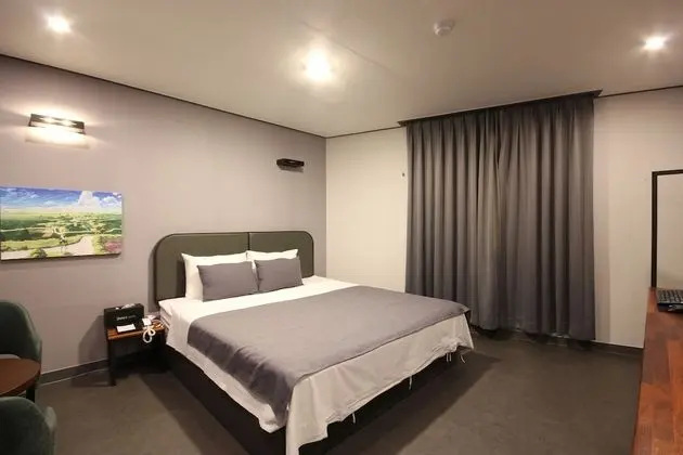 Standard Tek Büyük Yataklı Oda