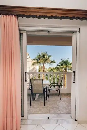 Tek Büyük Yataklı Oda, Balkon