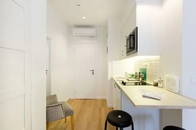 Premier Apart Daire, 1 Büyük (Queen) Boy Yatak, Sigara İçilmez, Bahçe Manzaralı