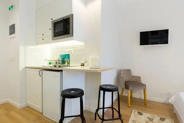 Premier Apart Daire, 1 Büyük (Queen) Boy Yatak, Sigara İçilmez, Bahçe Manzaralı