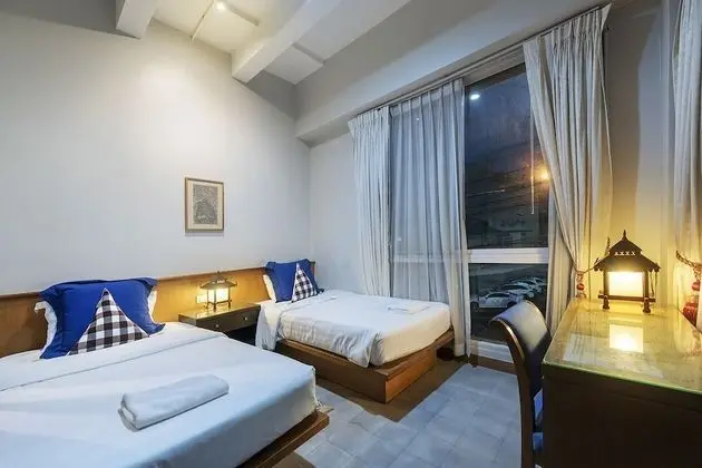 Standard İki Ayrı Yataklı Oda (Shared Bathroom)