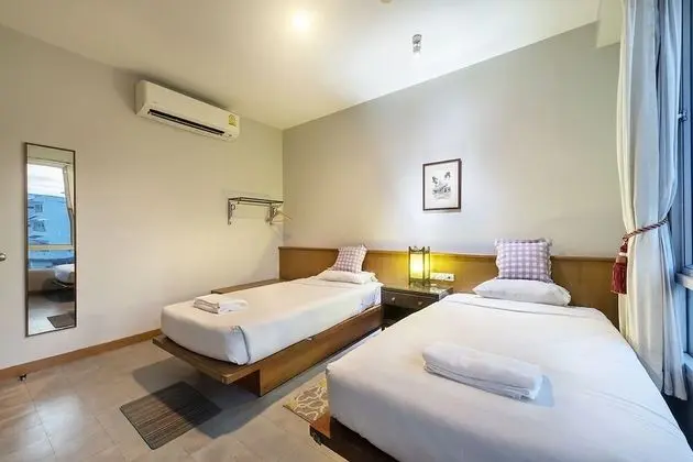 Standard İki Ayrı Yataklı Oda (Shared Bathroom)