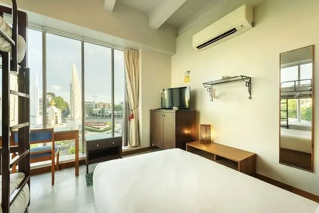 Standard Üç Kişilik Oda (Shared Bathroom)