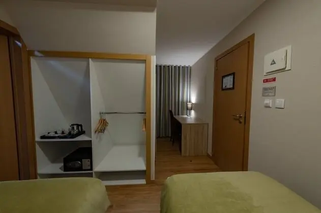 Tek Büyük veya İki Ayrı Yataklı Oda