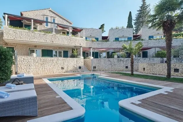 Villa, Sigara İçilebilir
