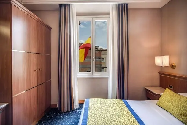 Classic Tek Büyük veya İki Ayrı Yataklı Oda