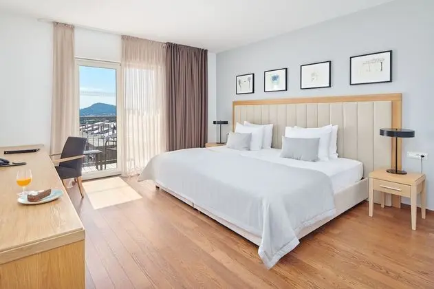 Standard Tek Büyük veya İki Ayrı Yataklı Oda, Balkon, Şehir Manzaralı