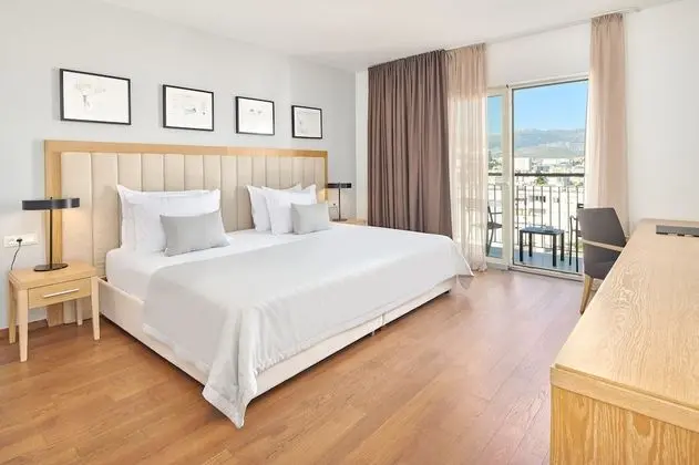 Standard Tek Büyük veya İki Ayrı Yataklı Oda, Balkon, Şehir Manzaralı