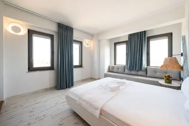 Deniz Manzarali, Verandali, Küvetli Deluxe Custom Kuvetli Oda