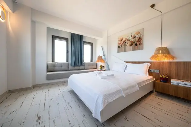 Deniz Manzarali, Verandali, Küvetli Deluxe Custom Kuvetli Oda