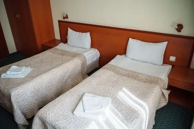 Tek Büyük veya İki Ayrı Yataklı Oda, Balkon
