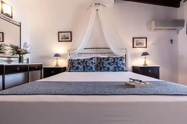 Standard Tek Büyük Yataklı Oda, Kısmi Deniz Manzaralı